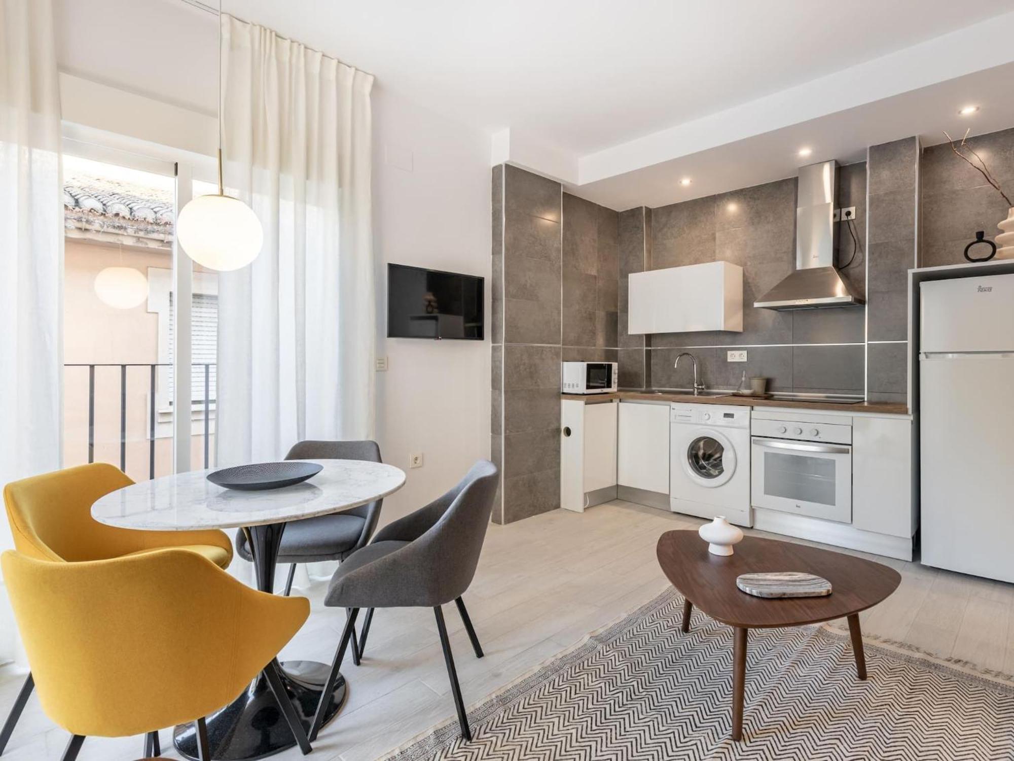 Central Stylish And Elegant 1 & 2 Bedroom Apartments I Granada Exterior photo